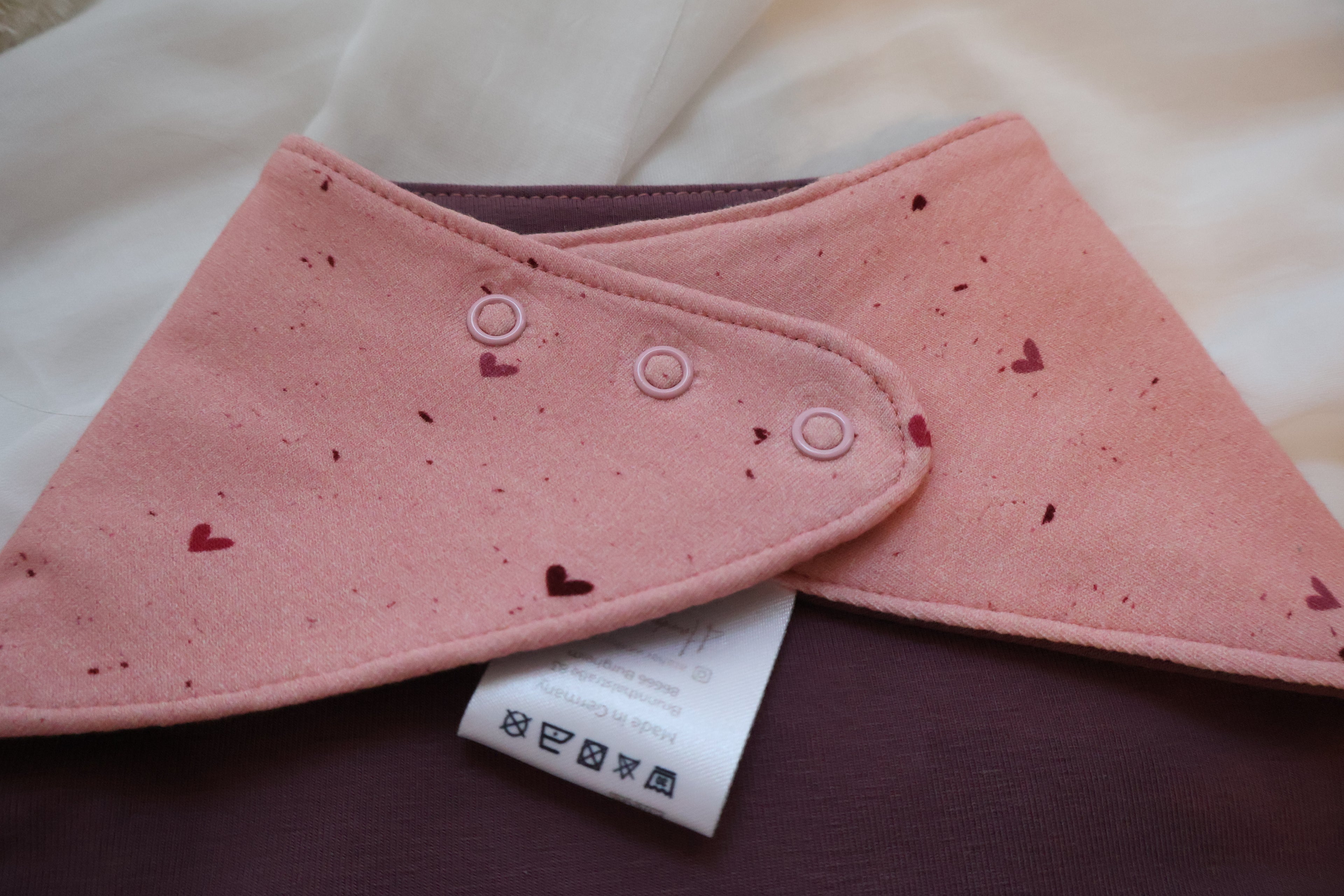Wölkchen | Mitwachsendes Halstuch mit Saugkern "Herzregen Mauve"